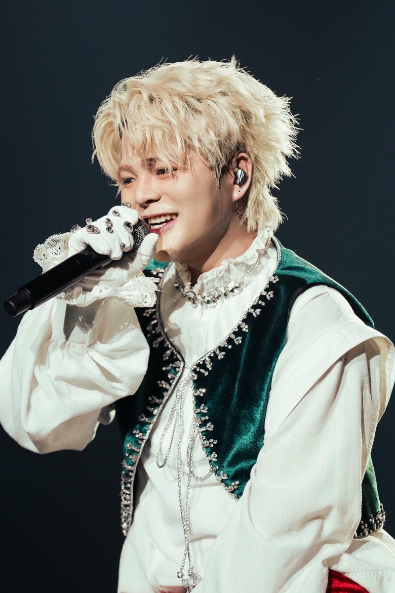 Ảnh chân dung nam ca sĩ Rhyder làm nền điện thoại đẹp