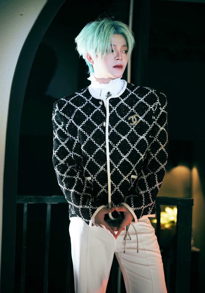 Ảnh chân dung nghệ sĩ dùng làm hình nền Rhyder