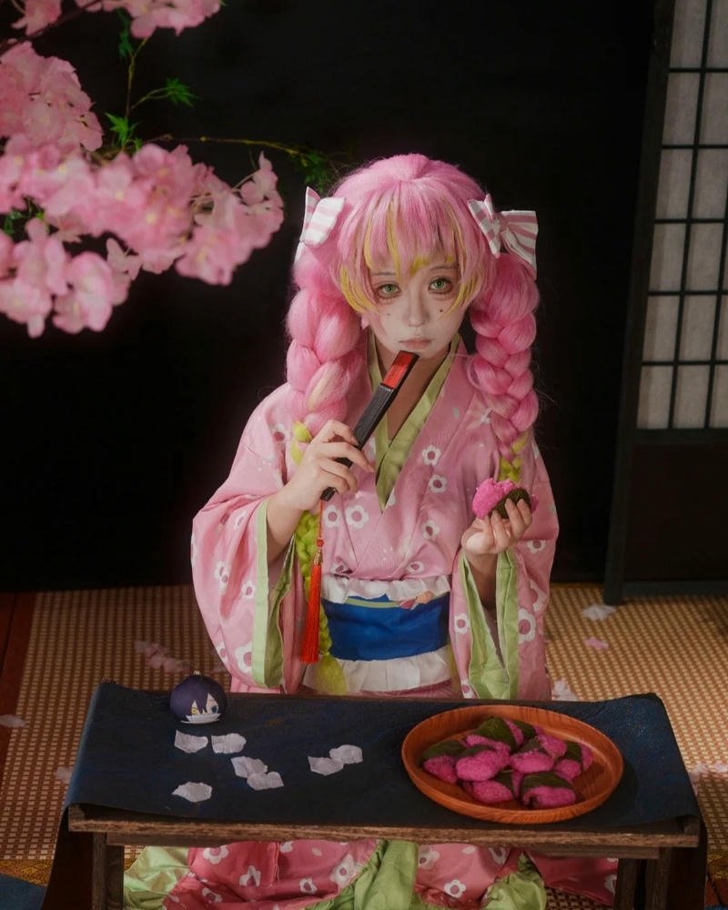 Ảnh cosplay Mitsuri mang đến diện mạo nhân vật đầy rạng rỡ