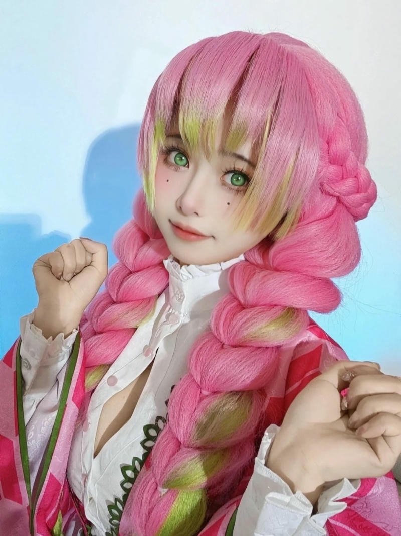 Ảnh cosplay Mitsuri mang phong cách đáng yêu và nổi bật