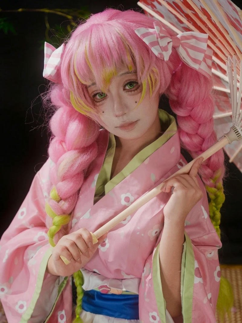 Ảnh cosplay Mitsuri mang phong cách hóa thân đầy cuốn hút