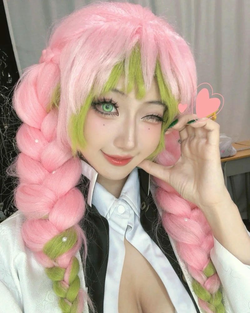 Ảnh cosplay Mitsuri nổi bật với thần thái đáng yêu tự nhiên