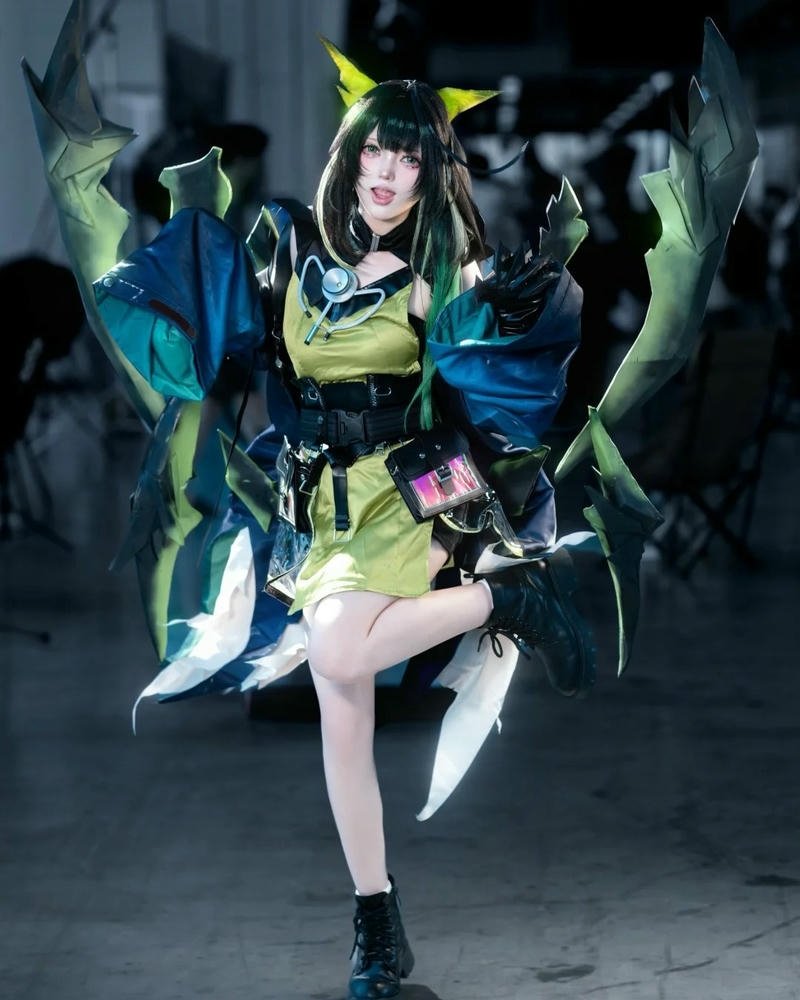 Ảnh cosplay anime mang phong cách sáng tạo và thần thái riêng