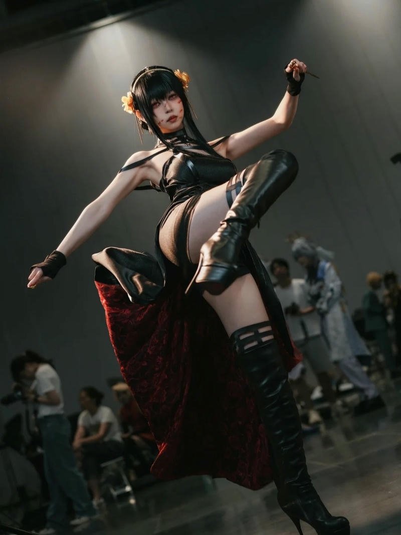 Ảnh cosplay anime thể hiện cá tính độc đáo qua trang phục