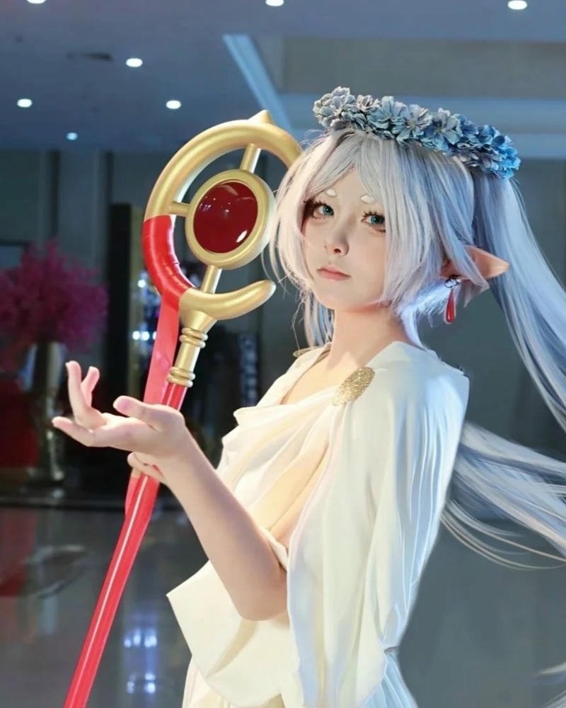 Ảnh cosplay frieren mang đến cảm giác yên tĩnh và sâu lắng