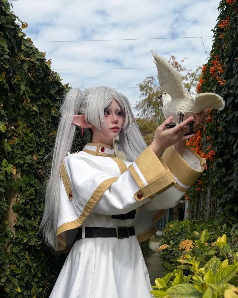 Ảnh cosplay frieren thể hiện nét đẹp tinh giản đầy nghệ thuật