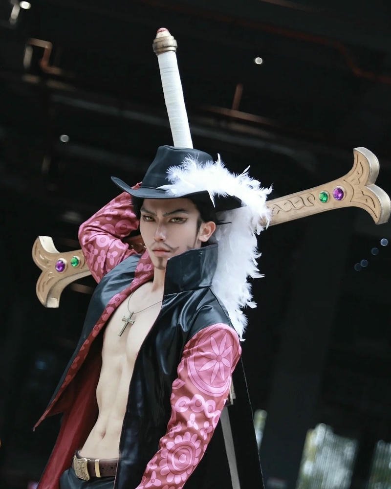 Ảnh cosplay one piece nổi bật với chi tiết trang phục tinh xảo