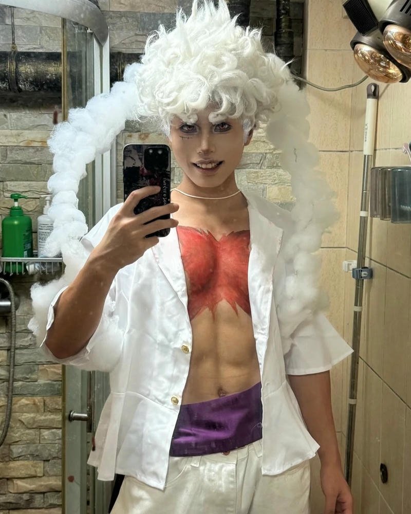 Ảnh cosplay one piece nổi bật với trang phục đúng nguyên bản