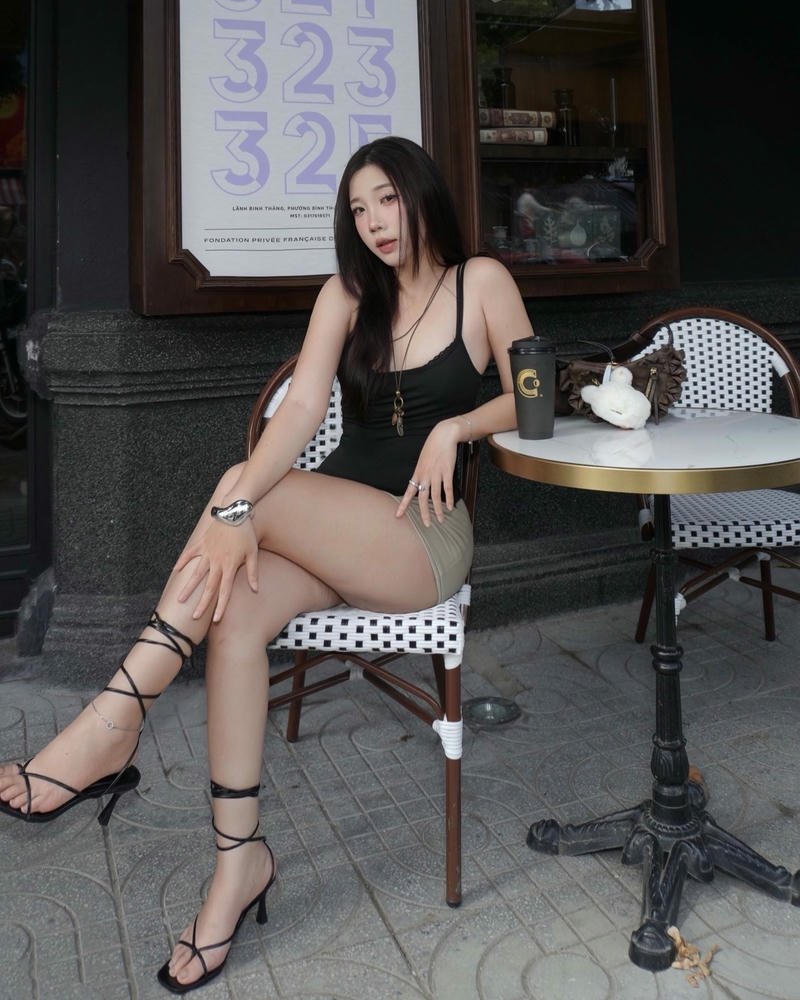 Ảnh gái xinh việt nam biểu cảm tự nhiên cuốn hút