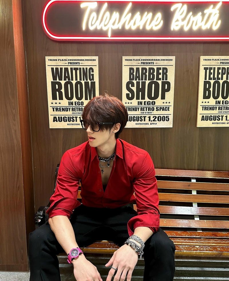 Ảnh hot boy ngoài trời ánh sáng tự nhiên đẹp