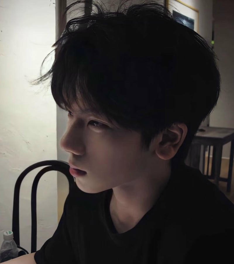 Ánh mắt buồn sâu sad boy ngầu hình nền đẹp