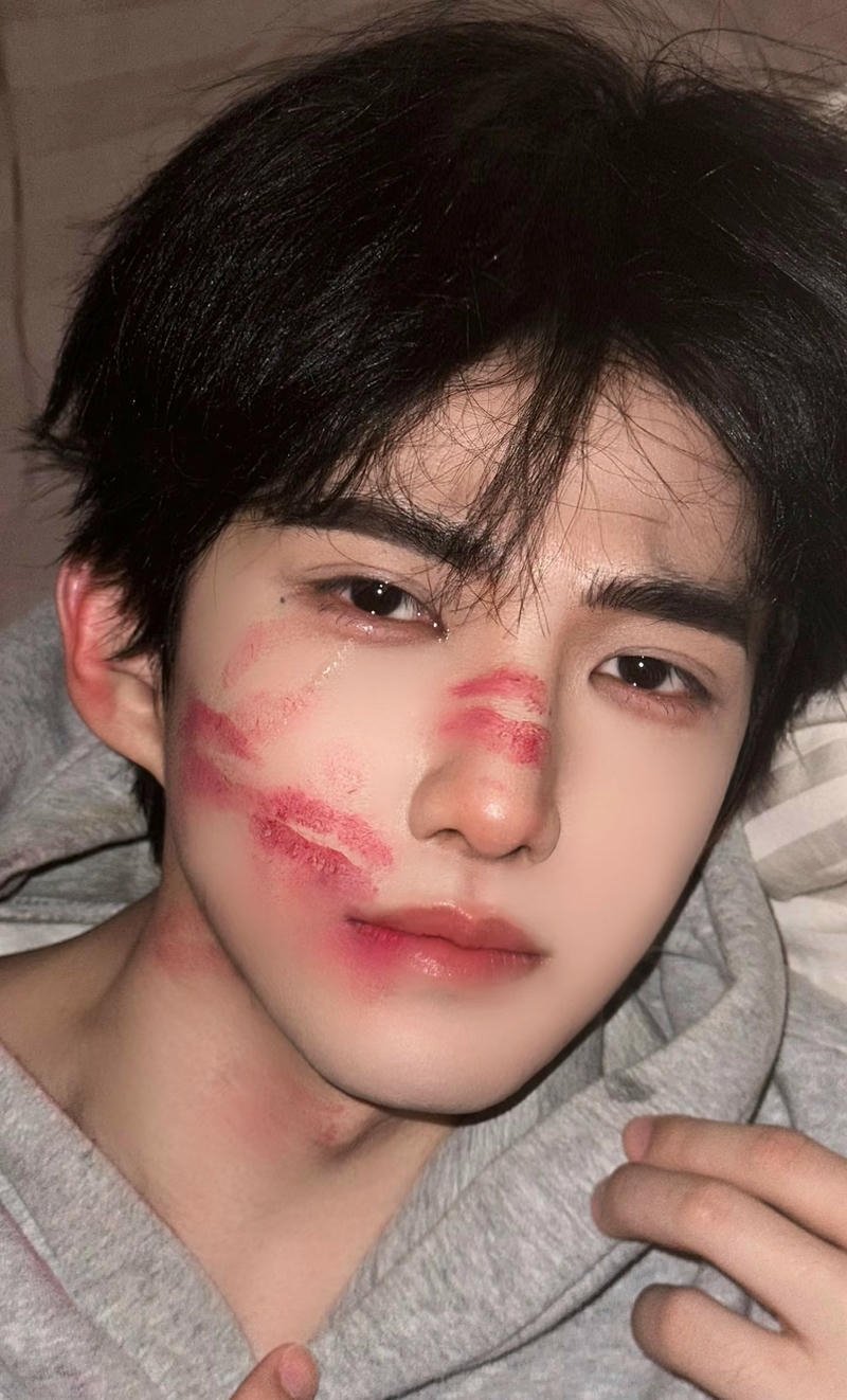 Ánh mắt buồn trai đẹp khóc hình nền đẹp