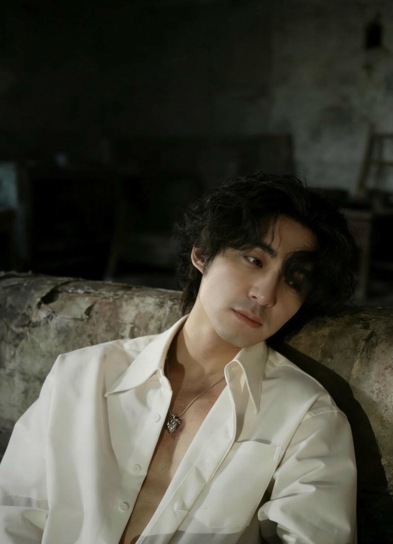 Ánh mắt đượm buồn nam buồn hình nền