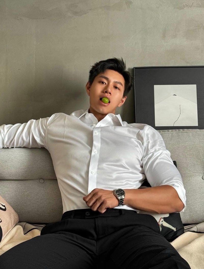 Ánh mắt sắc lạnh phong cách trai đẹp Việt Nam ngầu