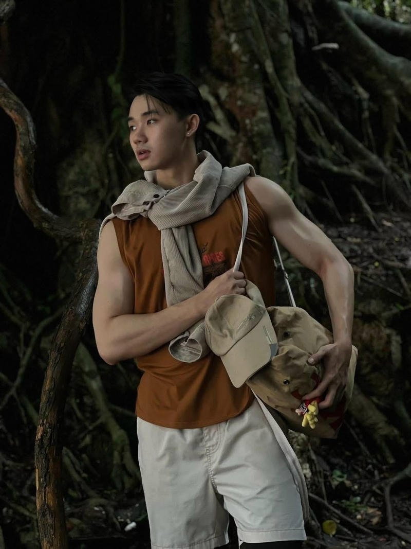 Ánh nhìn lạnh lùng đầy khí chất trai đẹp Việt Nam