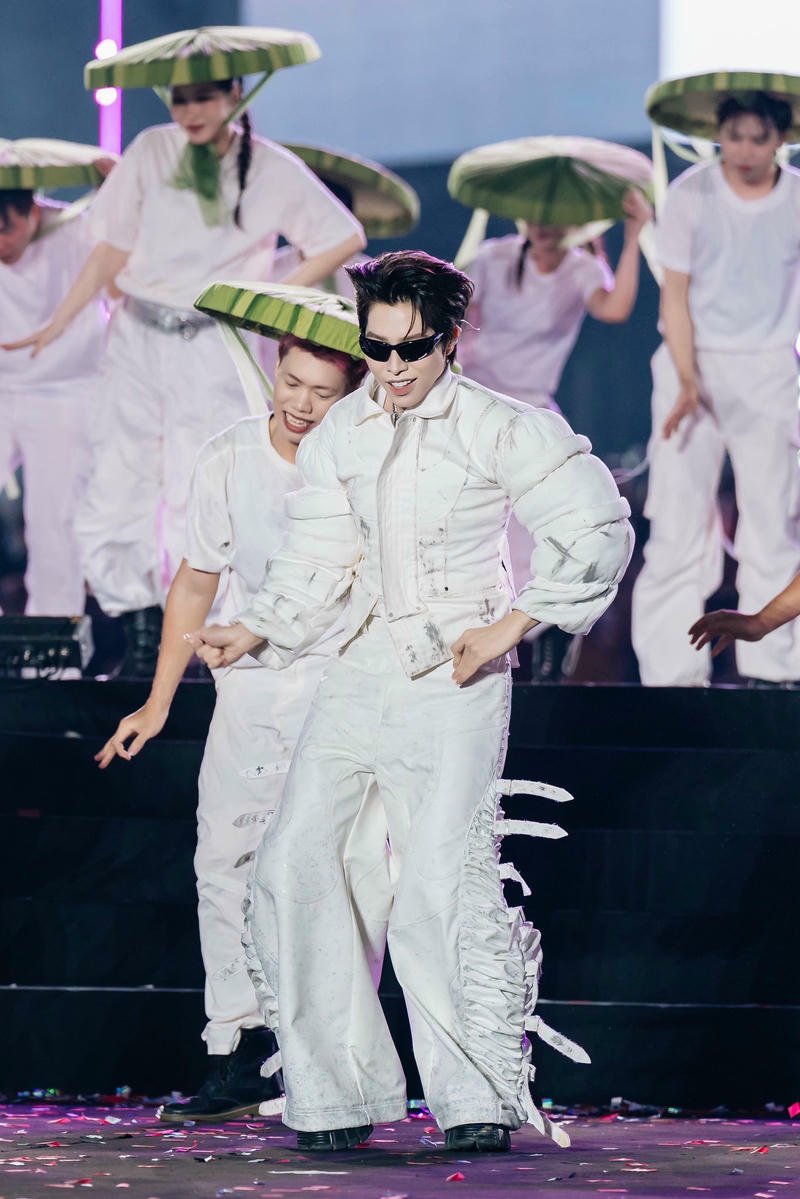 Ánh sáng nổi bật trong ảnh nền Đức Phúc dễ thương