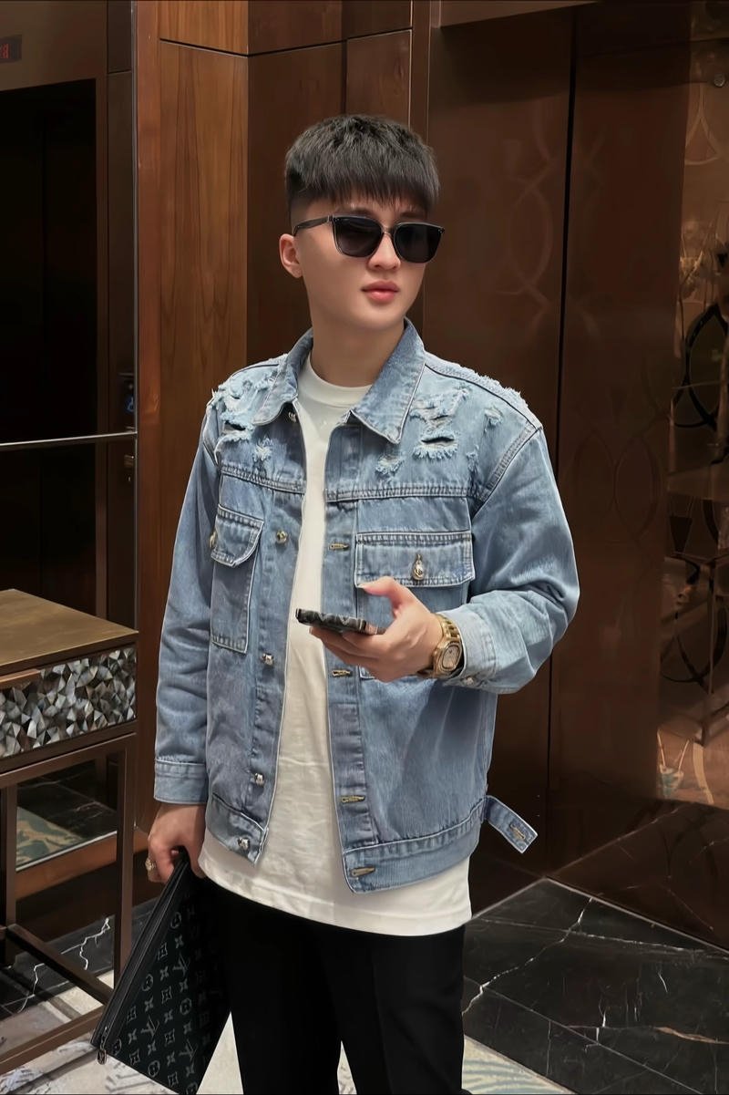 Áo khoác bò kết hợp phong cách boy phố nổi bật