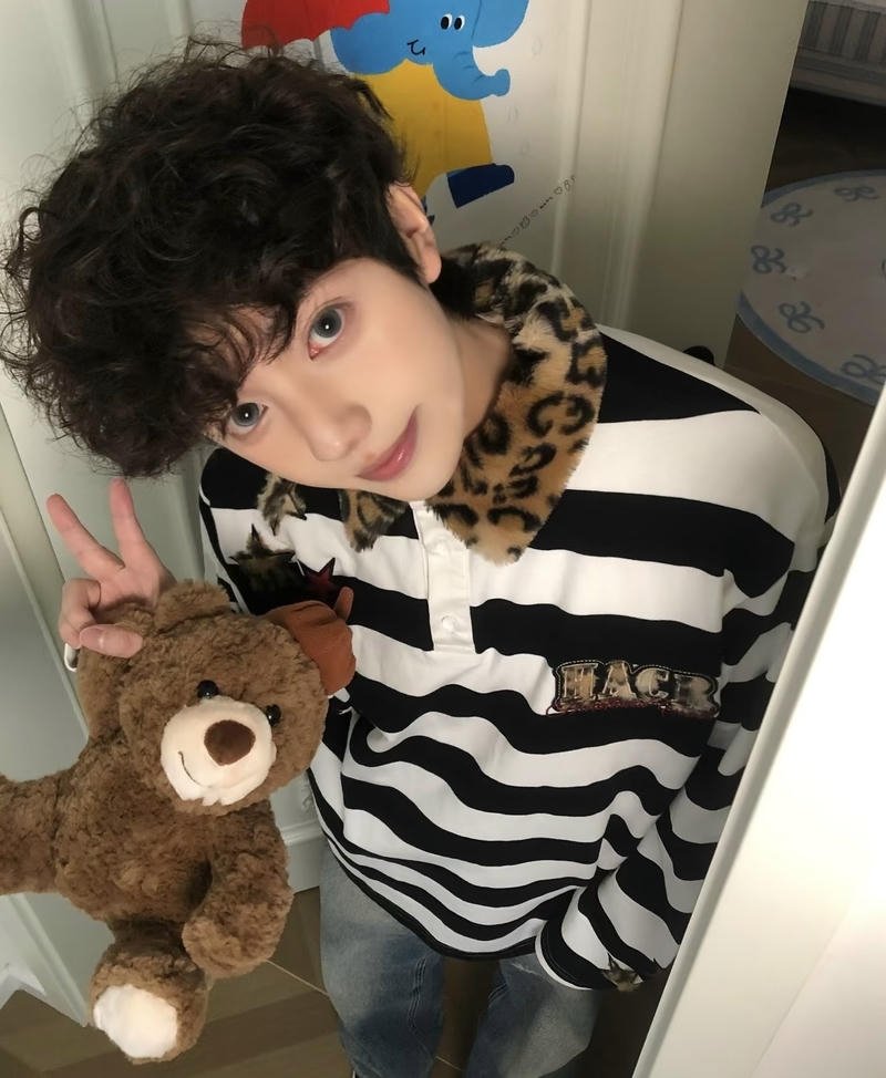 Bạn nam dễ thương với gương mặt hài hòa