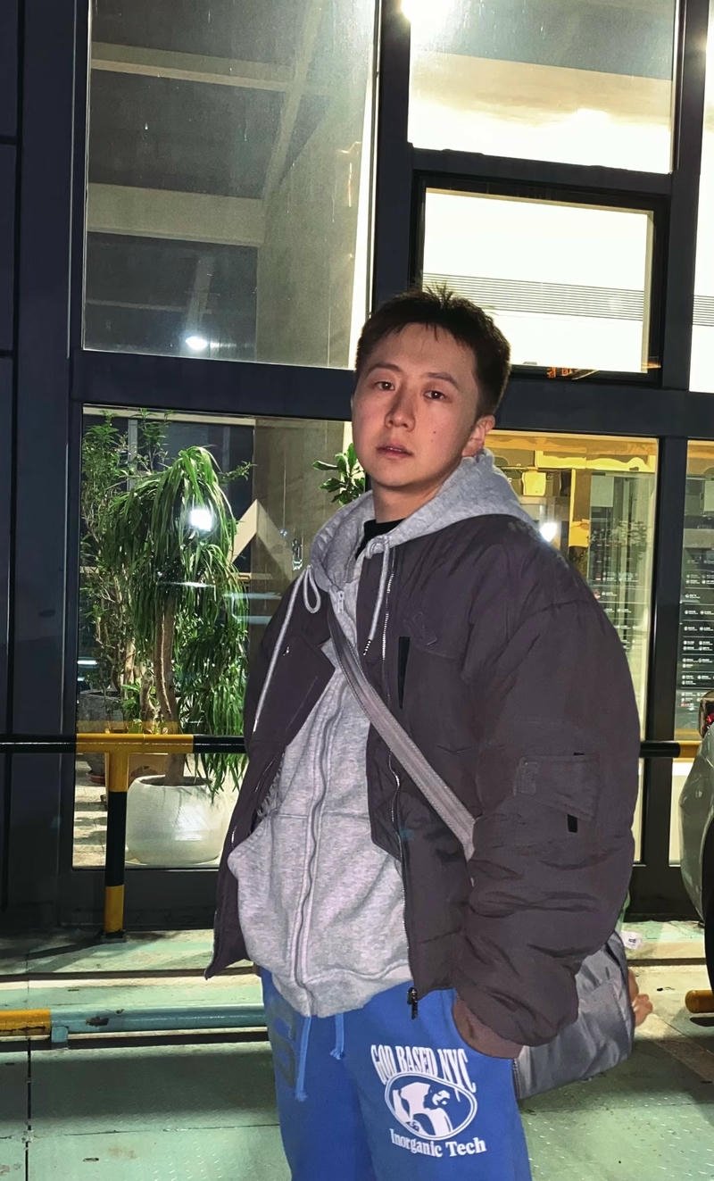 Biểu cảm cảm xúc sad boy lạnh lùng trong ảnh