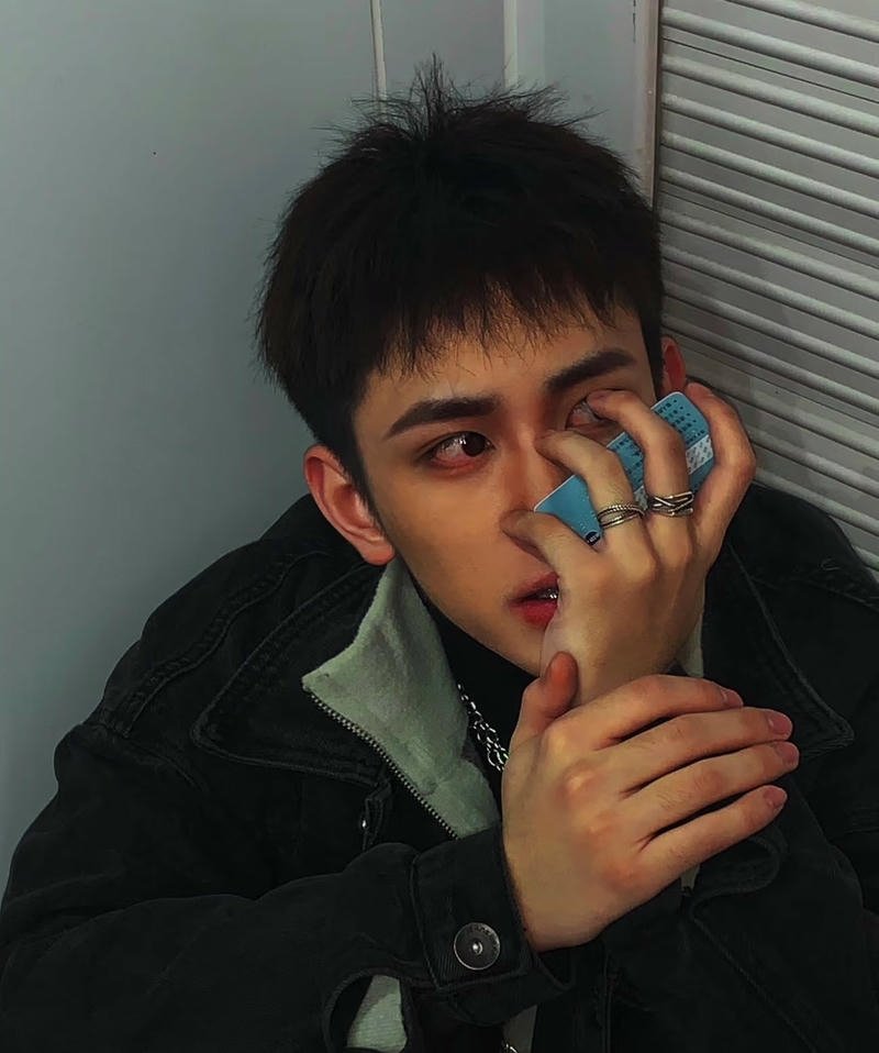 Biểu cảm chân thật nam buồn ảnh nền