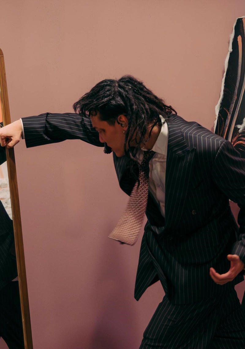 Biểu cảm lạnh lùng mang phong cách hình nền Tage