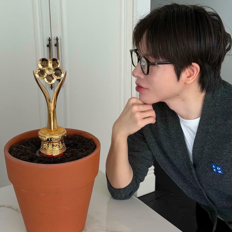 Biểu cảm ngộ nghĩnh của Đức Phúc trong ảnh nền cute