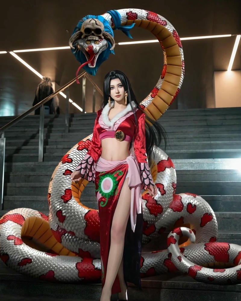 Boa Hancock cosplay mái tóc dài đặc trưng nổi bật