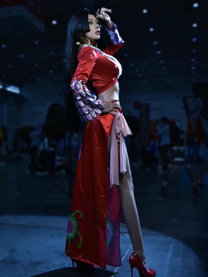 Boa Hancock cosplay nụ cười bí ẩn đầy thu hút