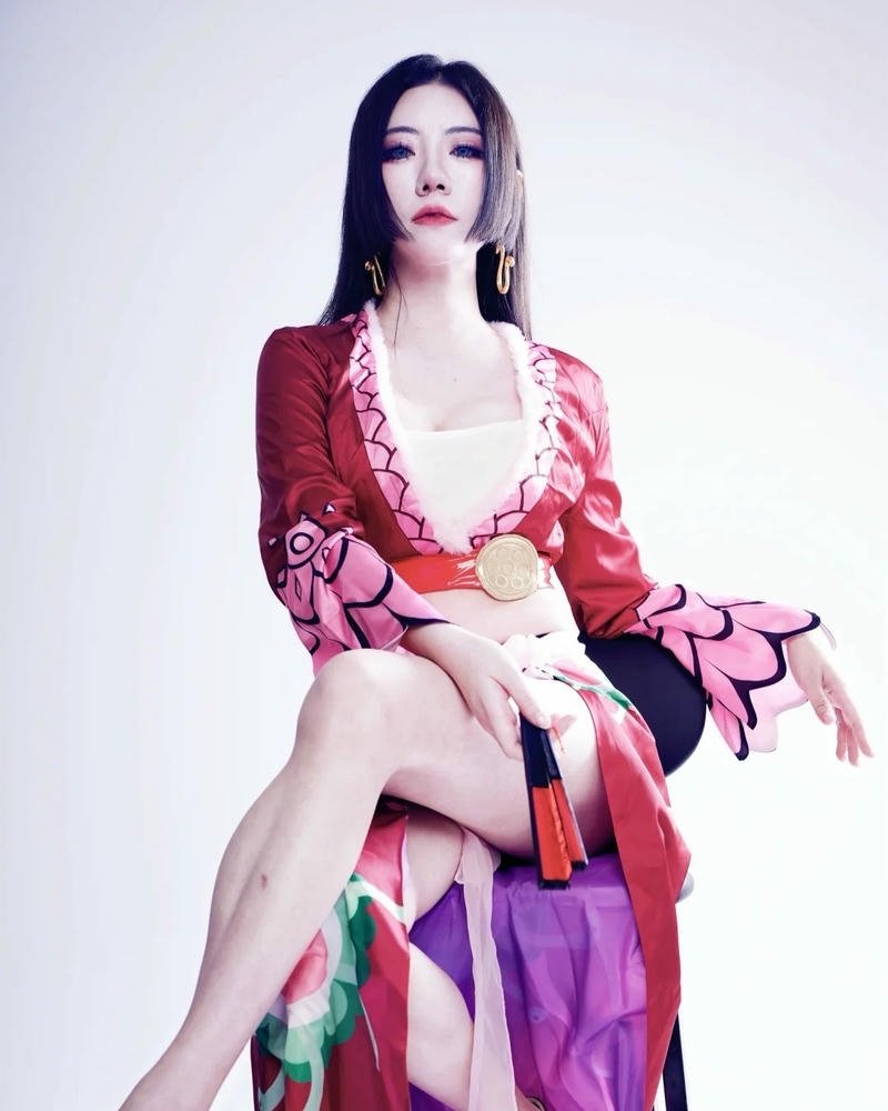 Boa Hancock cosplay phong cách kiêu sa đầy uy lực