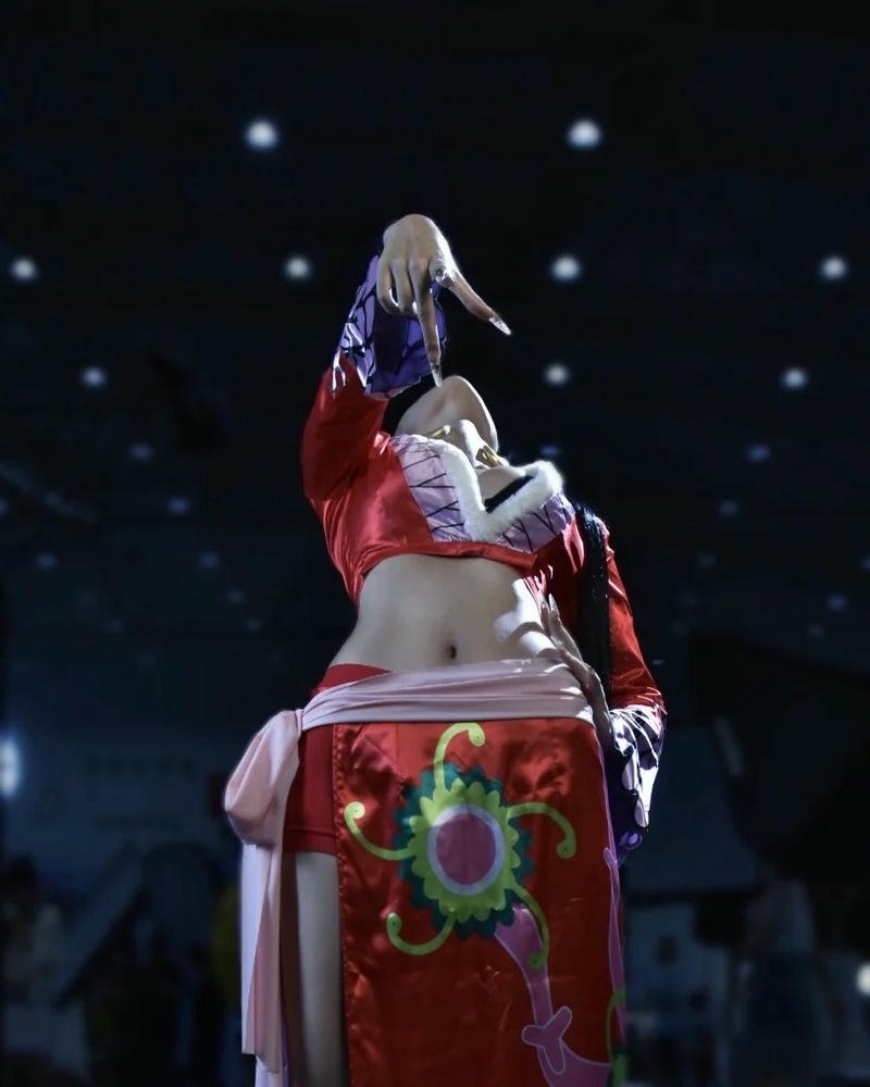 Boa Hancock cosplay phong thái tự tin đầy quyền lực
