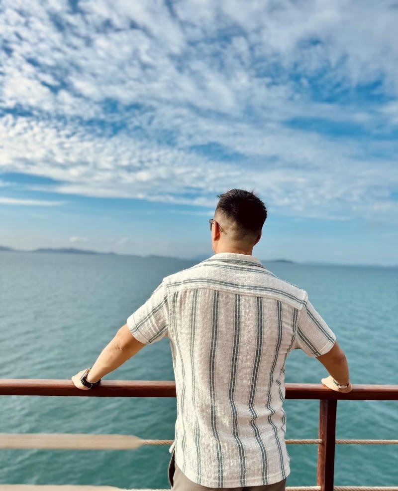 Bức ảnh nam chụp sau lưng thể hiện phong cách riêng