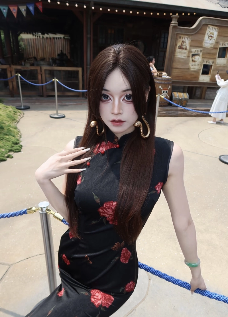 Bức hình Boa Hancock cosplay với tạo hình thanh lịch