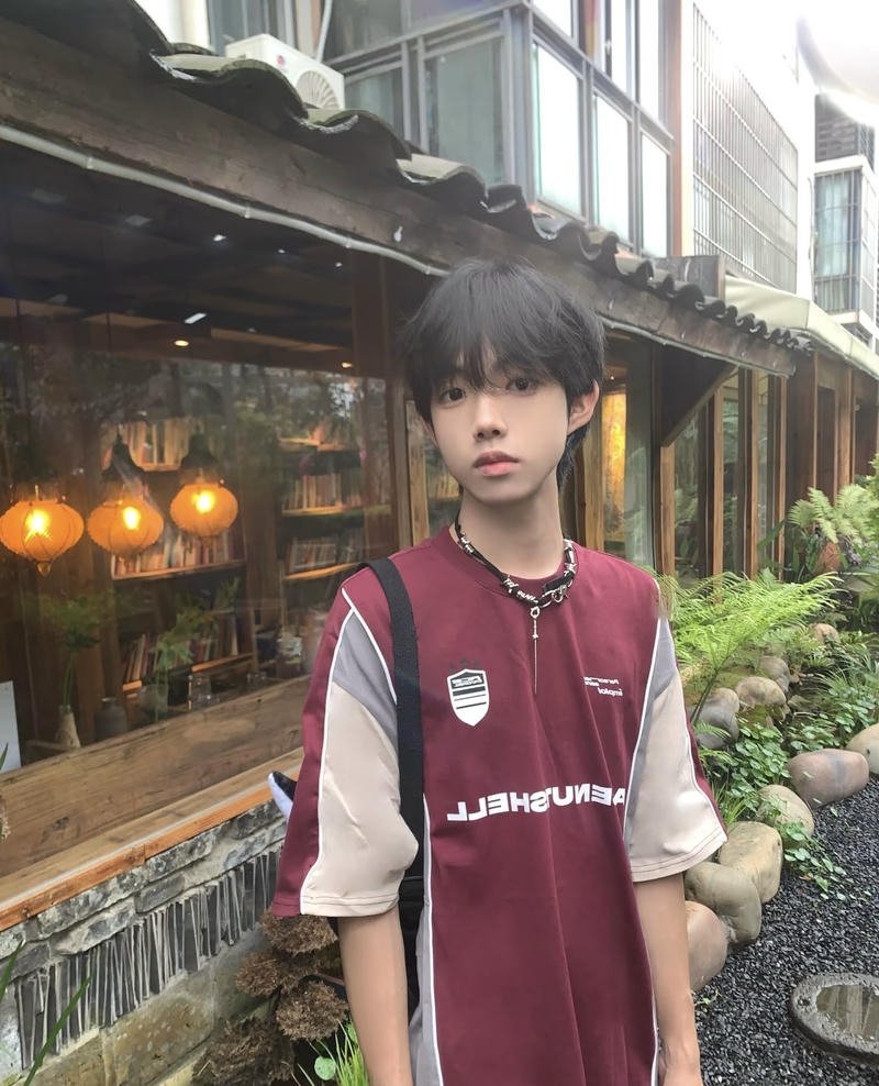 Cảm giác gần gũi lan tỏa trong ảnh trai k10 đời thường