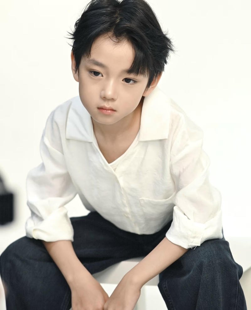 Cậu bé trông hiền và gần gũi trong ảnh trai đẹp 2k13