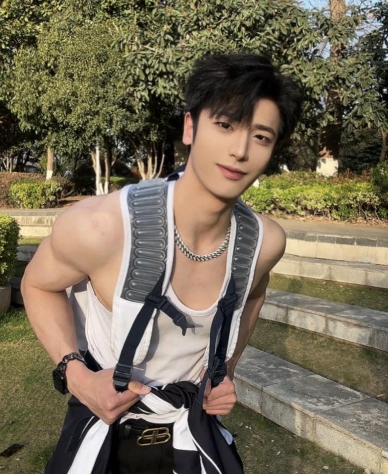 Chân dung chàng trai Trung Quốc vibe ảnh trai Douyin