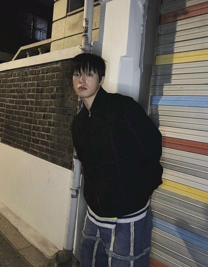 Chàng trai Hàn Quốc dễ thương ánh mắt long lanh