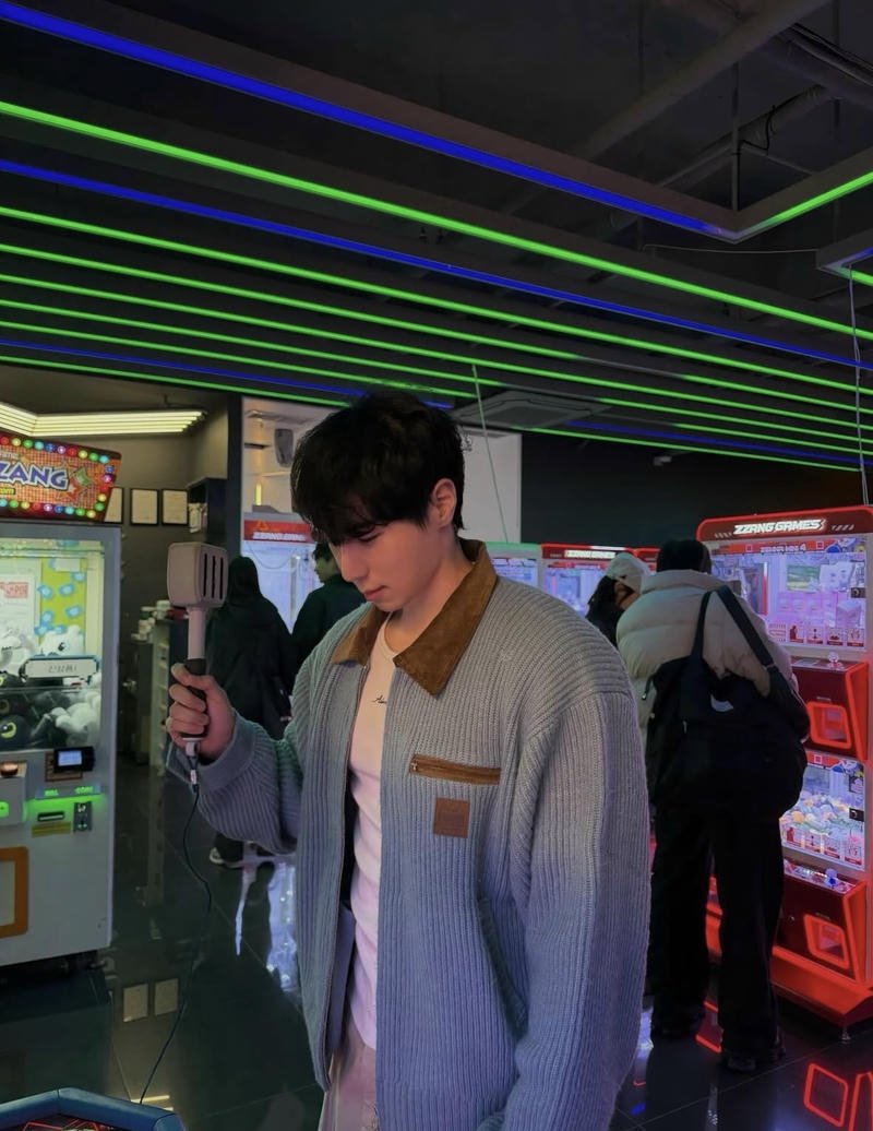 Chàng trai Hàn Quốc lạnh lùng thần thái nam thần