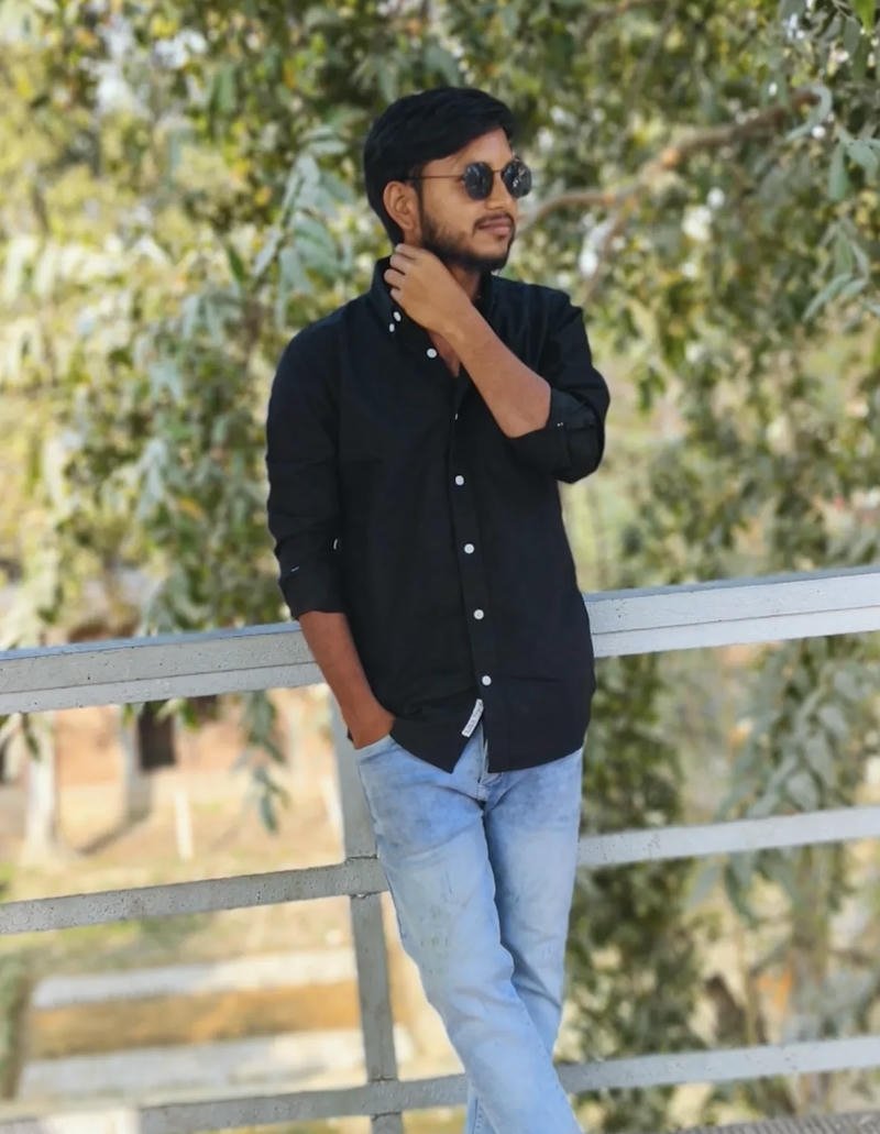 Chàng trai nhìn nghiêng cực chất chuẩn ảnh trai ấn độ