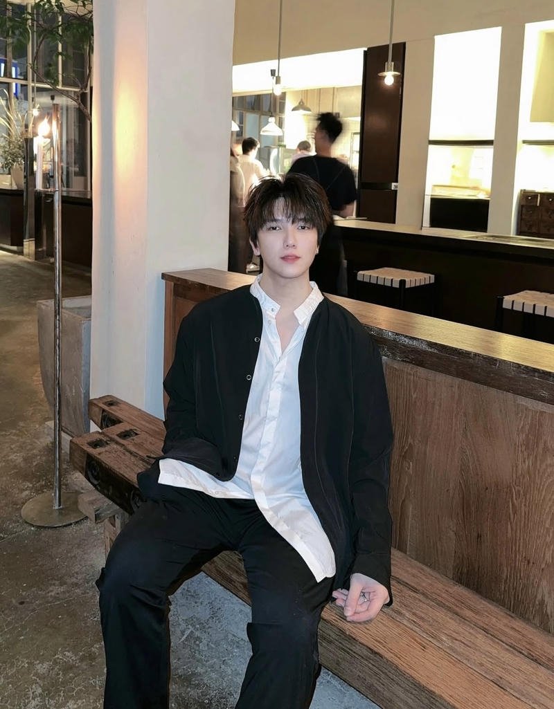Chàng trai phong cách lịch lãm nổi bật ảnh trai hàn quốc