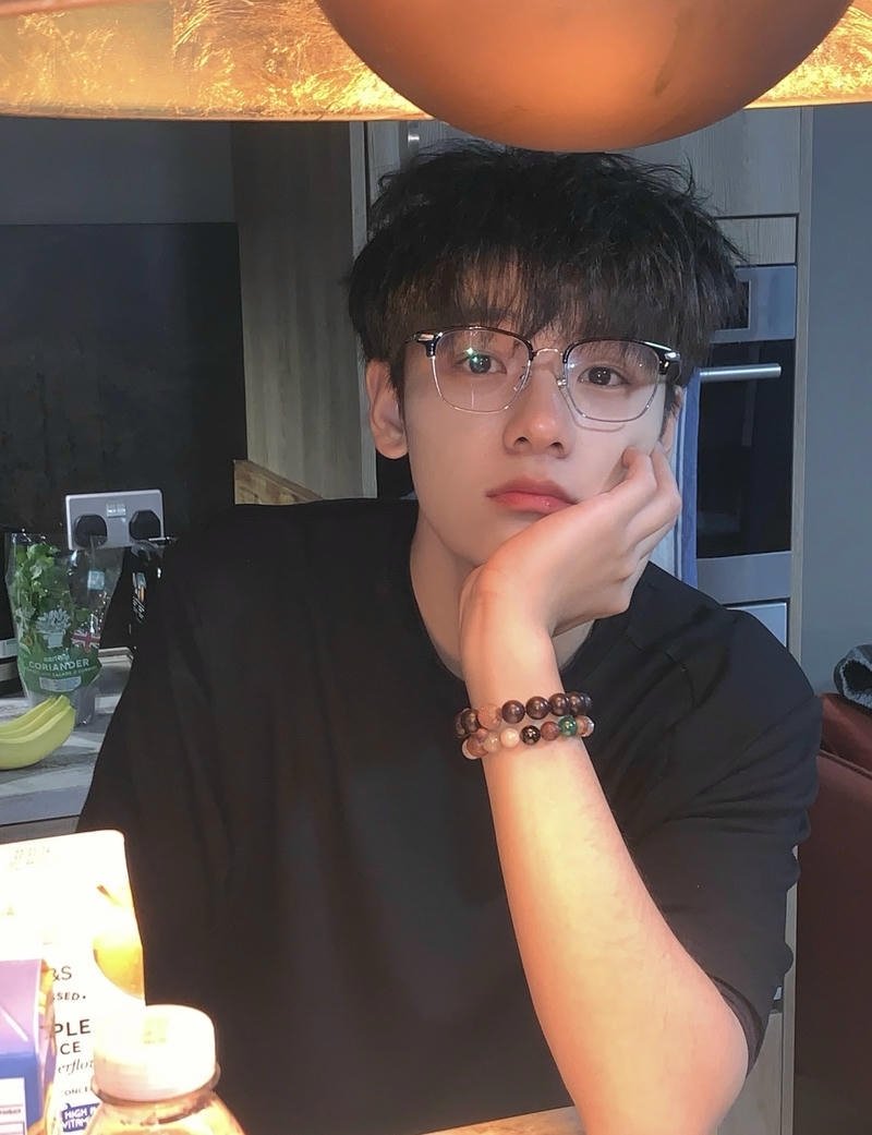 Chàng trai tạo dáng tự nhiên ảnh trai K12