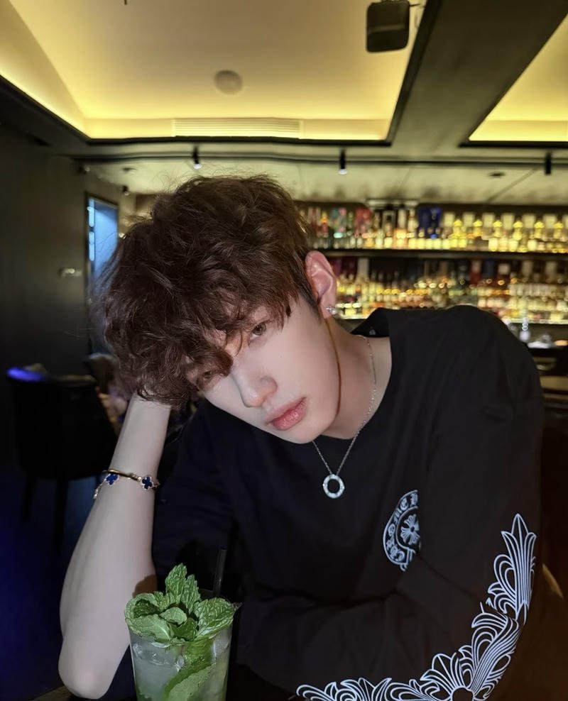 Chàng trai thể thao năng động trong ảnh trai K11