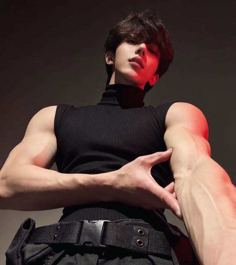 Chàng trai trẻ phong cách năng động ảnh hot boy