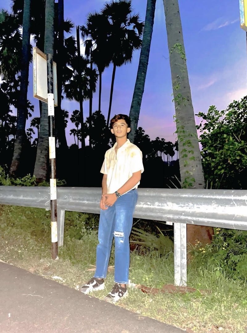 Chàng trai trẻ phong trần nét đẹp Ấn Độ