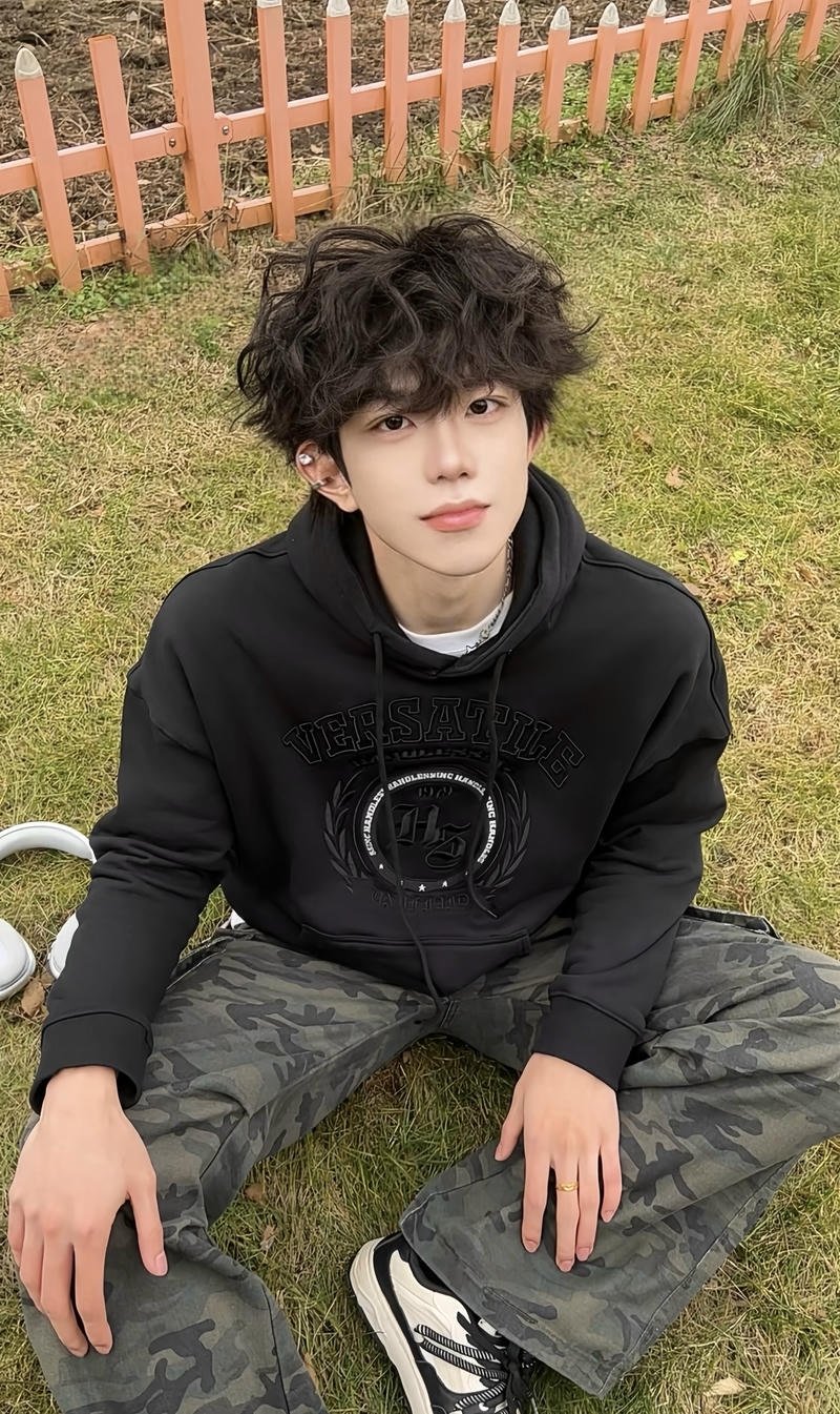 Chàng trai trẻ tự tin trong ảnh trai đẹp