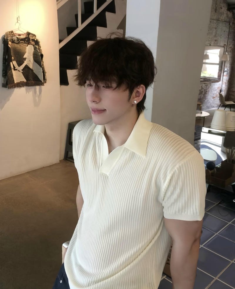 Chàng trai trẻ tuổi phong cách thể thao K11