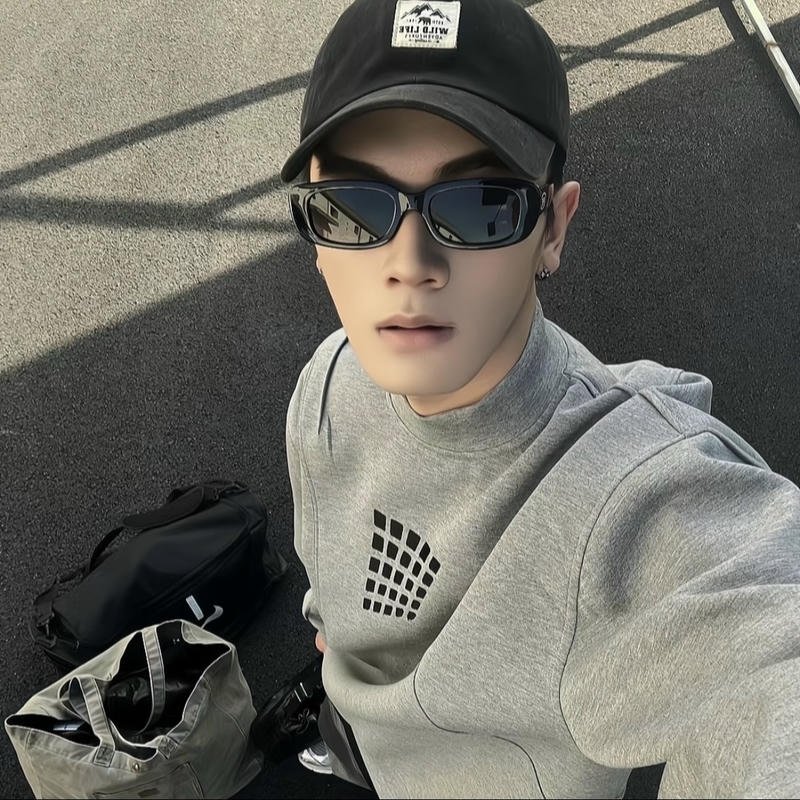 Chàng trai trong avatar con trai ngầu mang vẻ cuốn hút