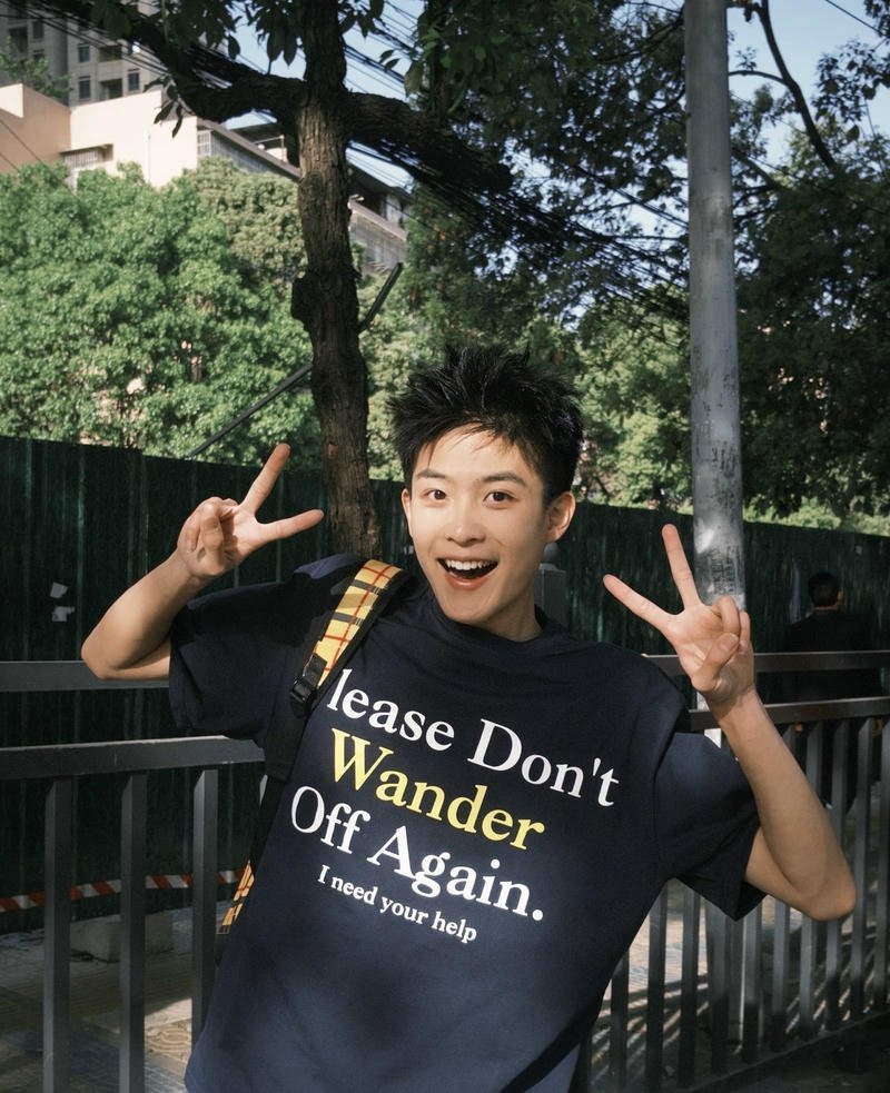 Chàng trai tuổi teen năng động trong ảnh trai K11