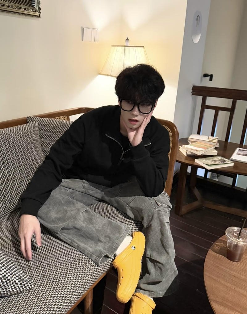 Chàng trai tuổi teen phong cách trẻ trung K11