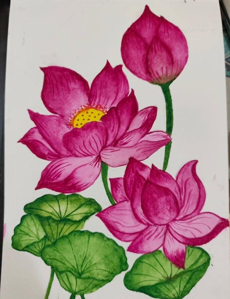 Chủ đề tranh vẽ hoa sen nở giữa hồ nước yên bình