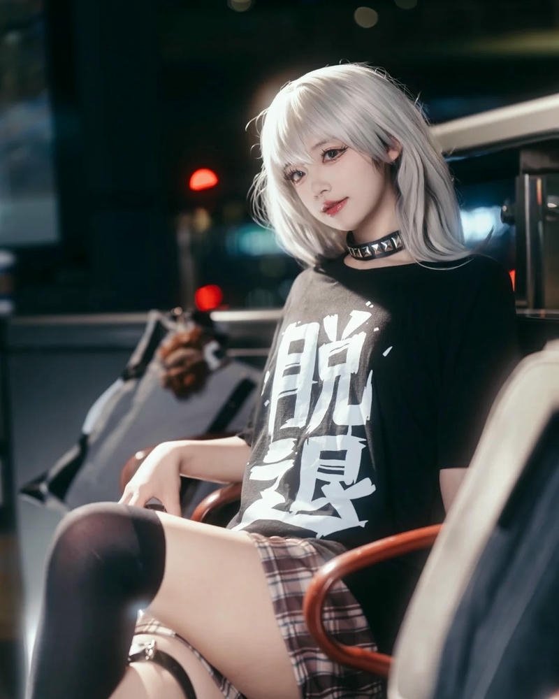 Cô gái cosplay phong cách nhẹ nhàng trang nhã